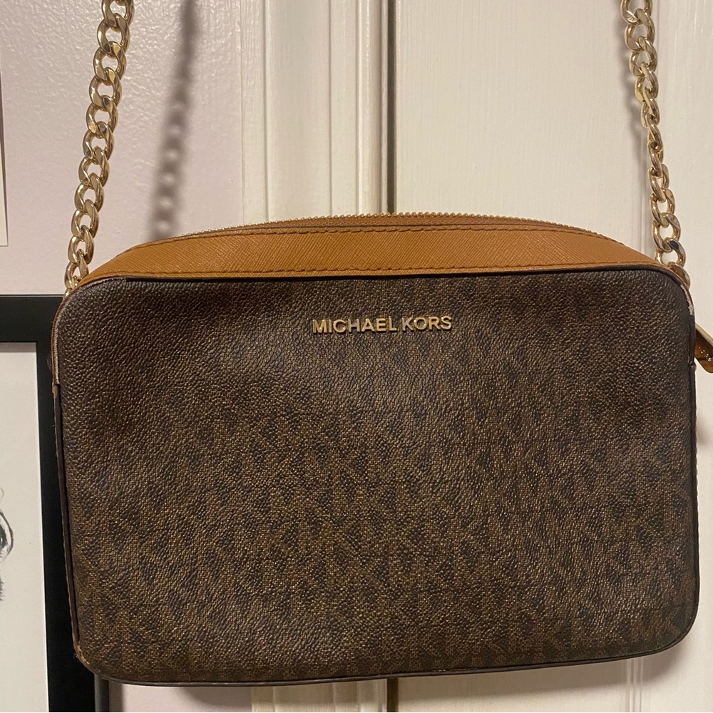 🤍 Micheal Kors Crossbody Bag 🤍